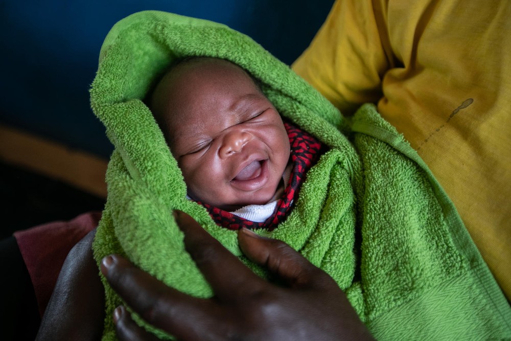 Uma mulher grávida ou bebê morre a cada 11 segundos no mundo, diz Unicef.